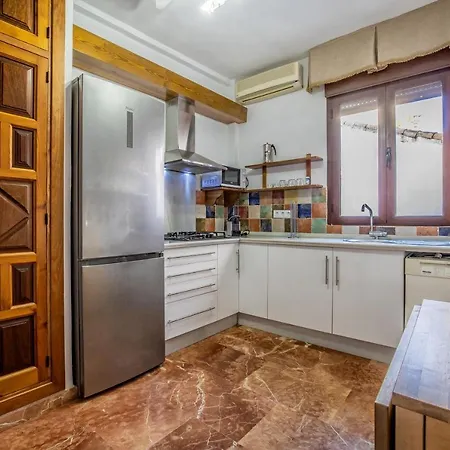 Con Patio Cordobés En San Basilio&parking