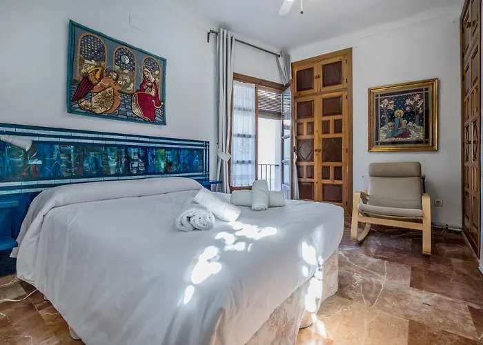 Con Patio Cordobes En San Basilio & Parking コルドバ